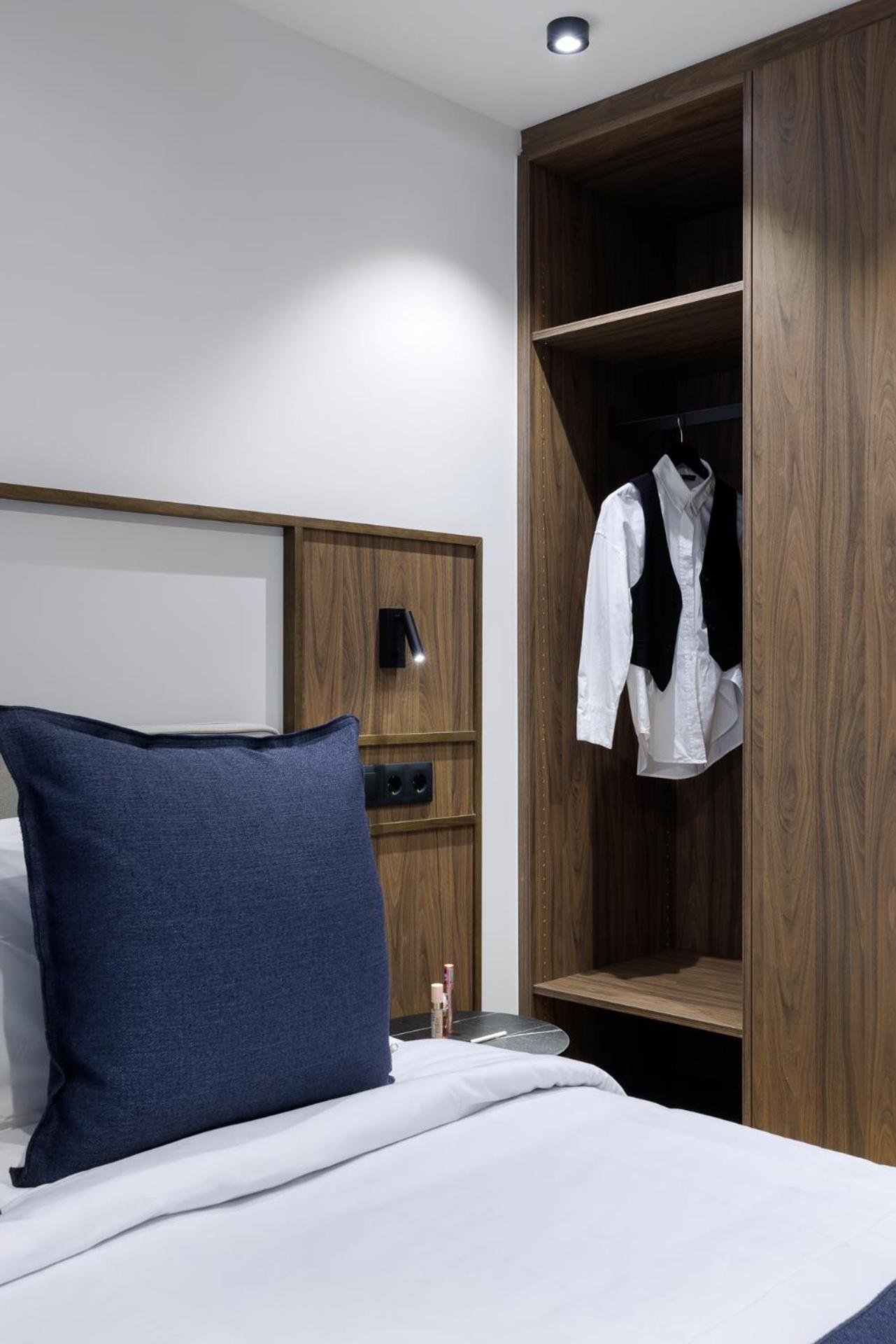 More By Zoia Living أثينا المظهر الخارجي الصورة