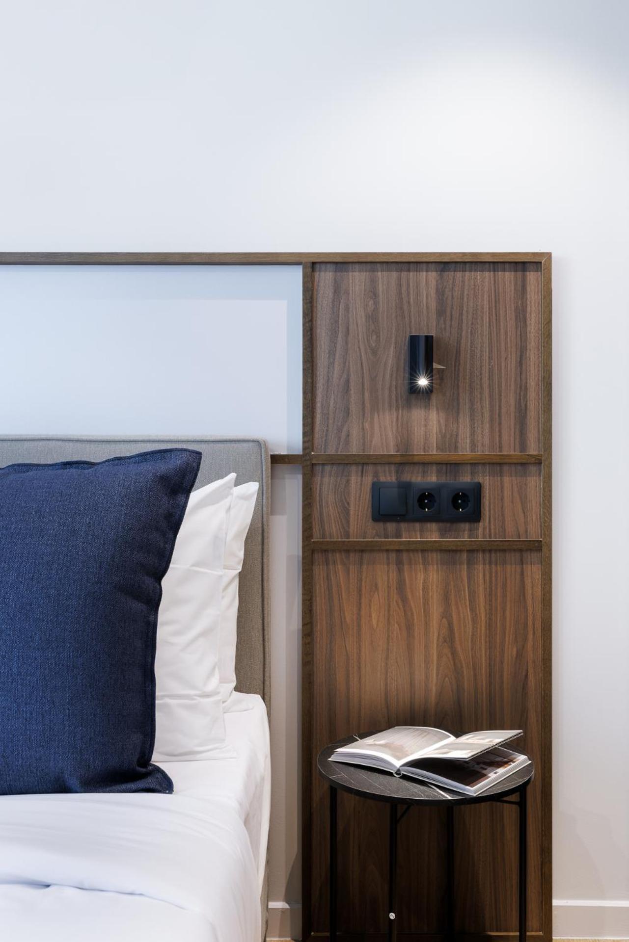 More By Zoia Living أثينا المظهر الخارجي الصورة