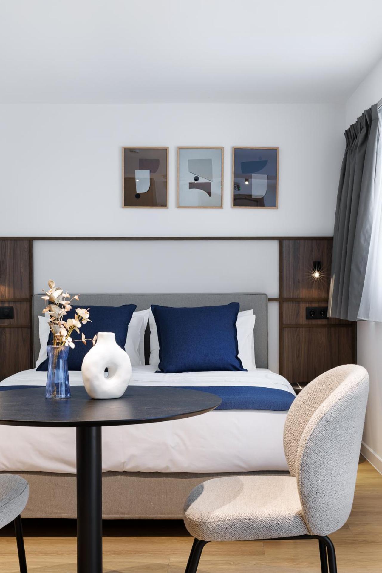 More By Zoia Living أثينا المظهر الخارجي الصورة