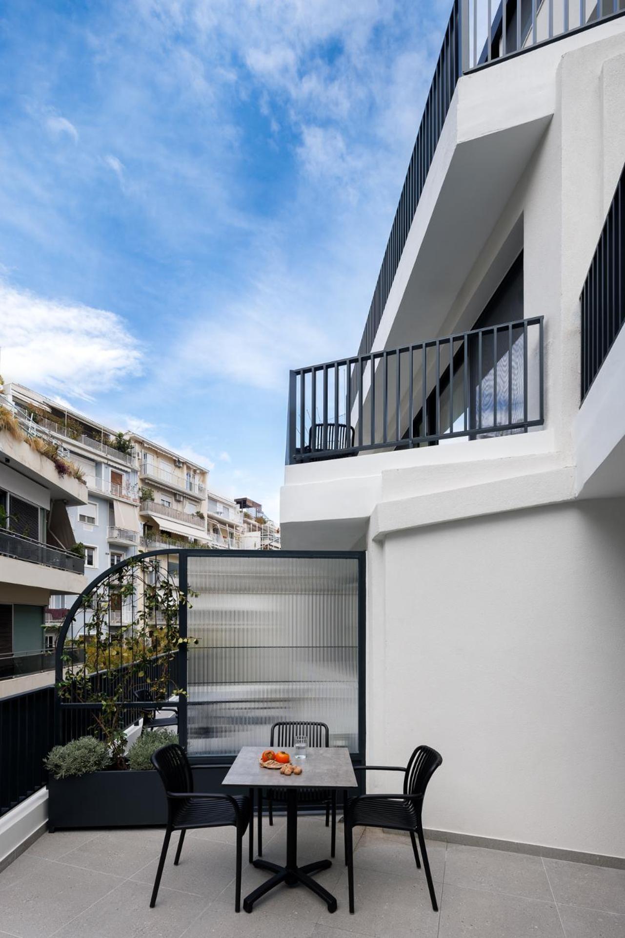 More By Zoia Living أثينا المظهر الخارجي الصورة